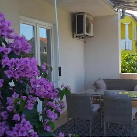 Apartments Golic Biograd Na Moru Exterior photo