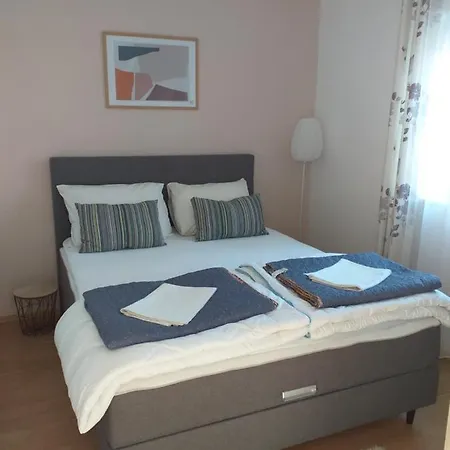 Apartments Golic Biograd Na Moru Exterior photo