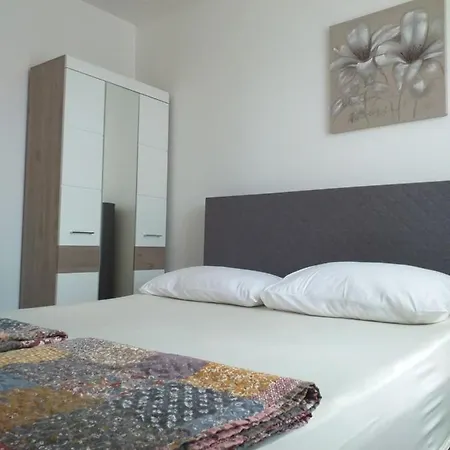 Apartments Golic Biograd Na Moru Exterior photo