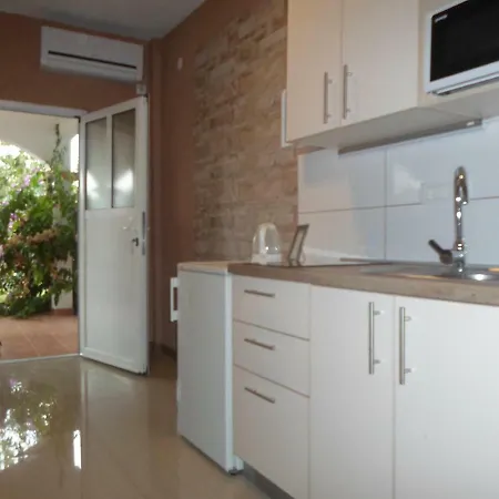 Apartments Golic Biograd Na Moru Exterior photo